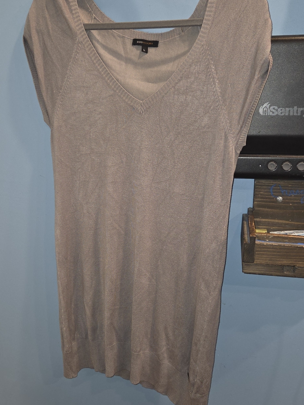BCBGMaxAzria Grey V-Neck Sleeveless Vest